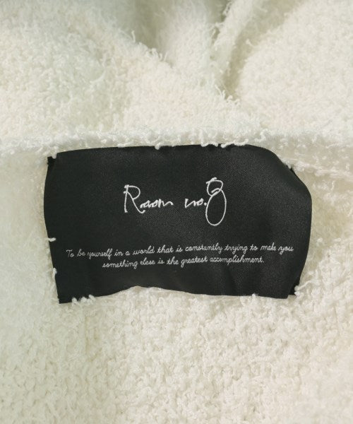 ROOM NO.8 เสื้อกันหนาว