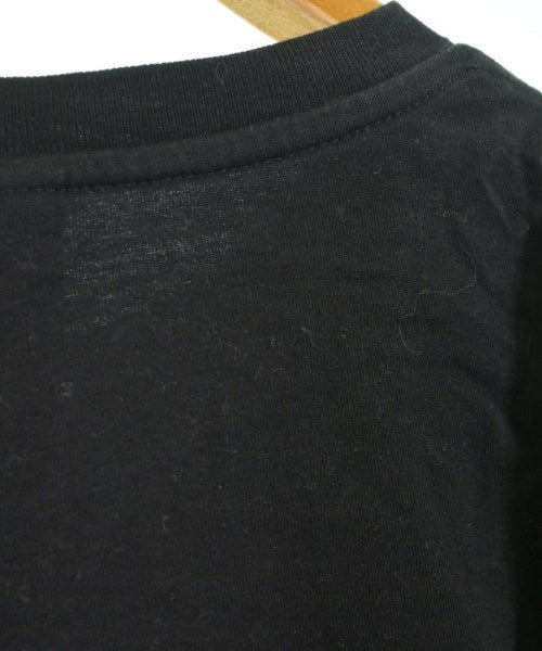LES(ART)ISTS เสื้อยืด/เสื้อท็อปส์