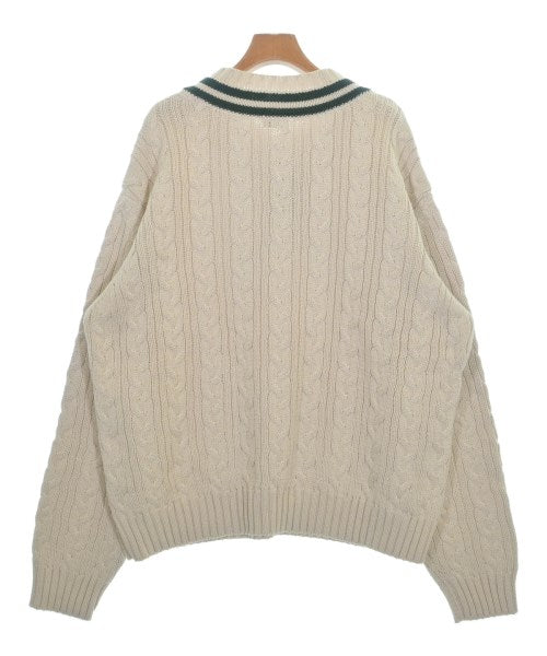 URU เสื้อกันหนาว