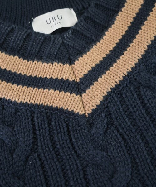 URU เสื้อกันหนาว