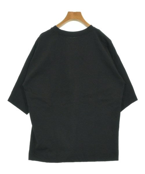 QUARTERLY เสื้อยืด/เสื้อท็อปส์