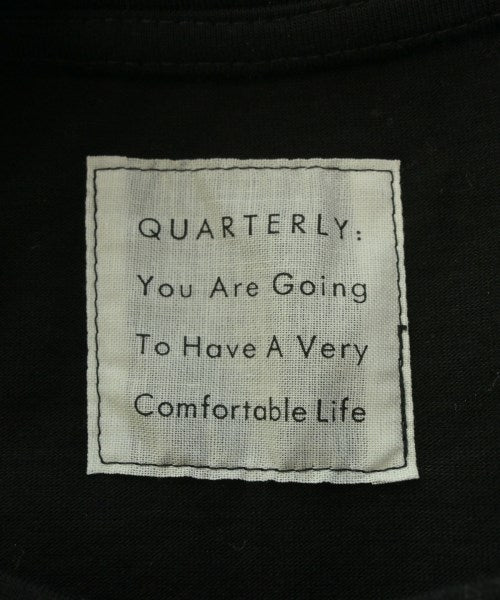QUARTERLY เสื้อยืด/เสื้อท็อปส์