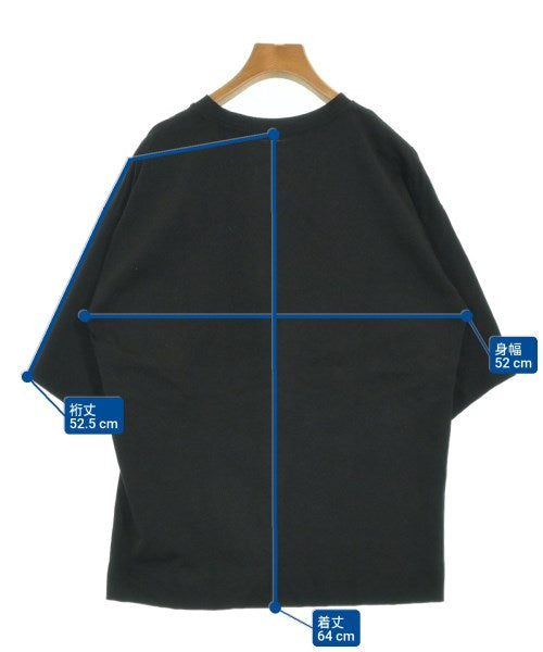 QUARTERLY เสื้อยืด/เสื้อท็อปส์