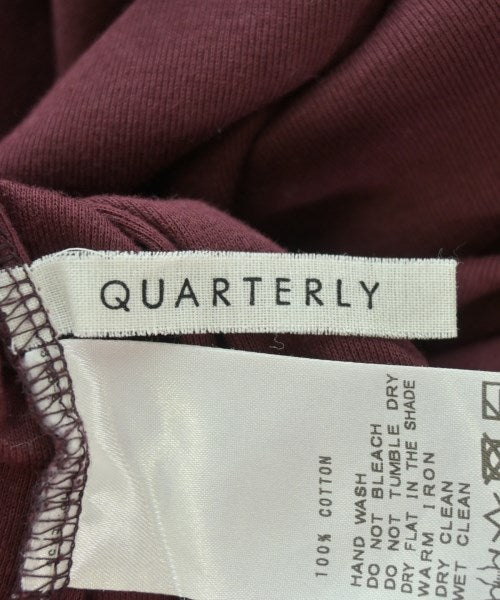 QUARTERLY เสื้อยืด/เสื้อท็อปส์