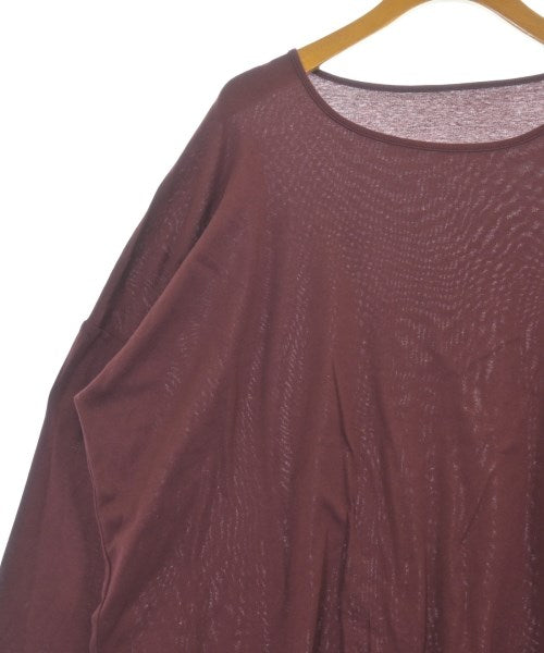 QUARTERLY เสื้อยืด/เสื้อท็อปส์
