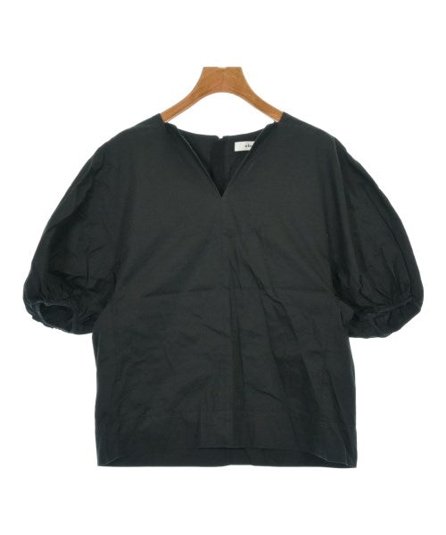ebure เสื้อสตรี