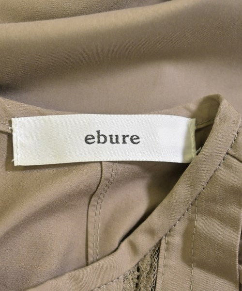 ebure เสื้อสตรี