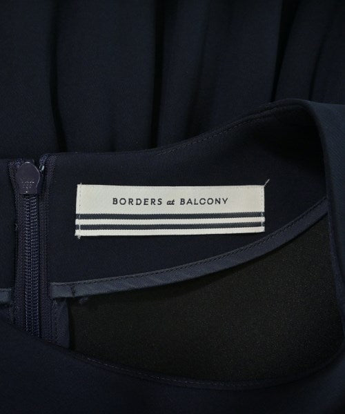 BORDERS at BALCONY เสื้อสตรี