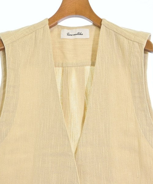 Sara mallika เสื้อกั๊ก