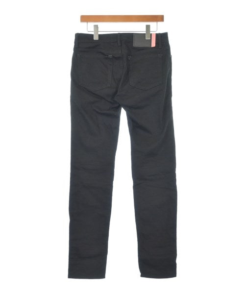 Bla Konst ยีนส์