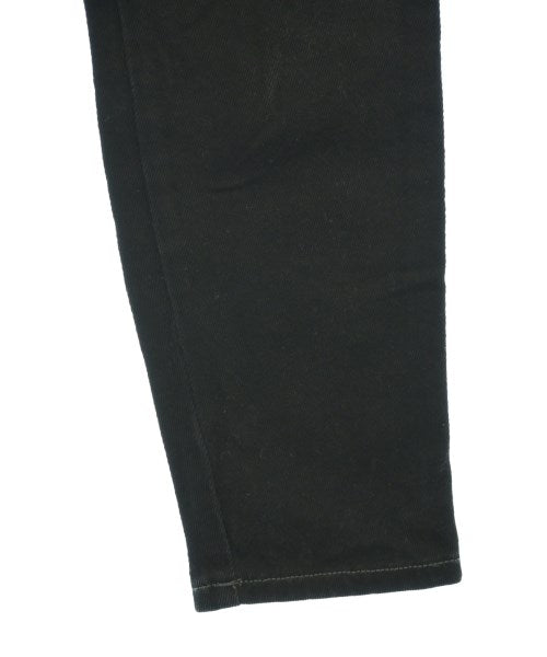 Bla Konst ยีนส์