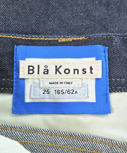 Bla Konst กระโปรงยาวถึงเข่า
