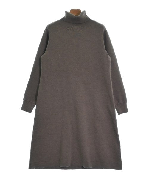 SLOANE ชุดเดรส