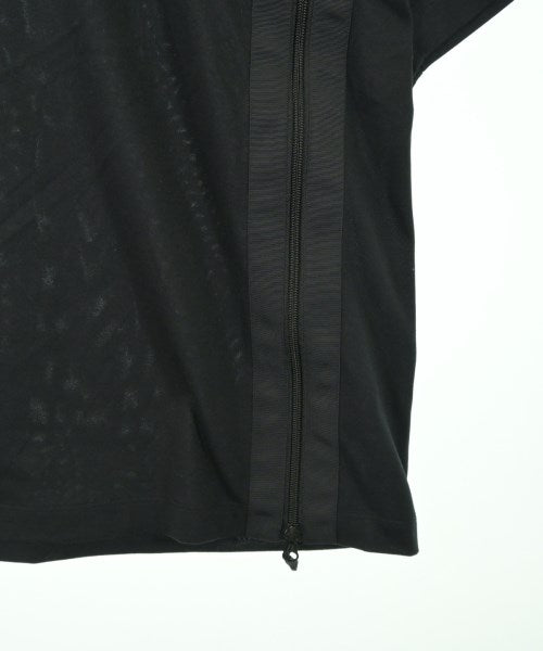ALMOSTBLACK เสื้อยืด/เสื้อท็อปส์