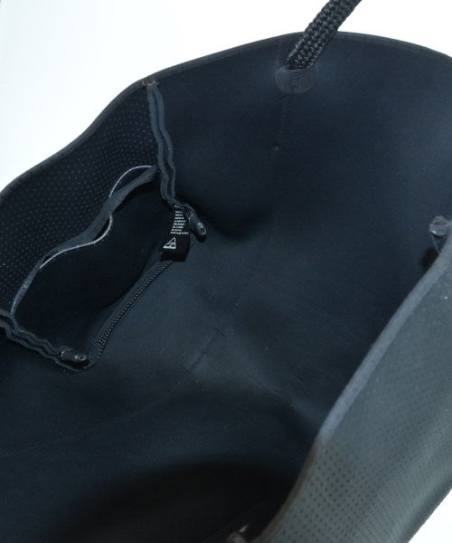 STATE OF ESCAPE กระเป๋าถือขนาดใหญ่