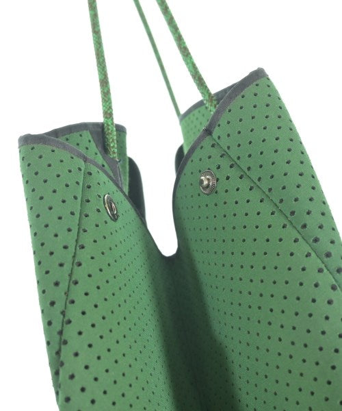 STATE OF ESCAPE กระเป๋าถือขนาดใหญ่