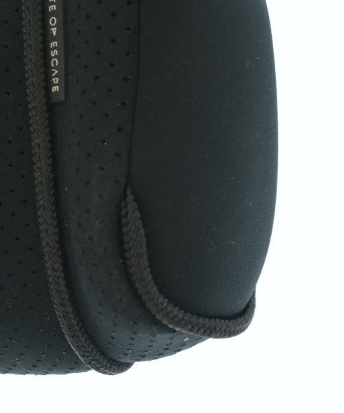 STATE OF ESCAPE กระเป๋าสะพาย