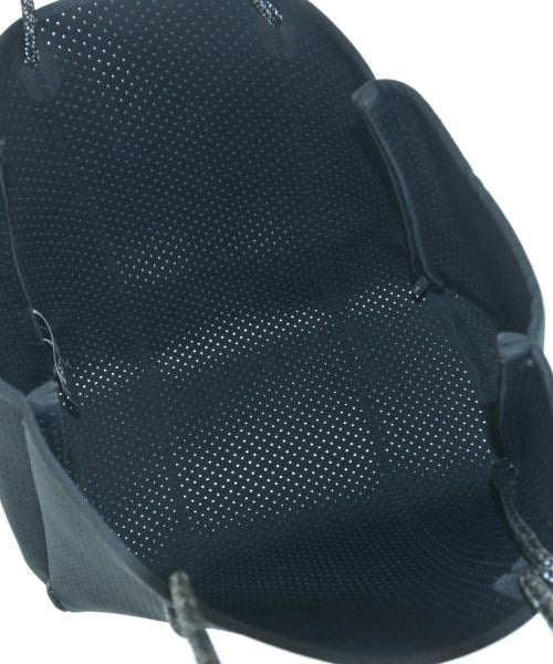 STATE OF ESCAPE กระเป๋าถือขนาดใหญ่