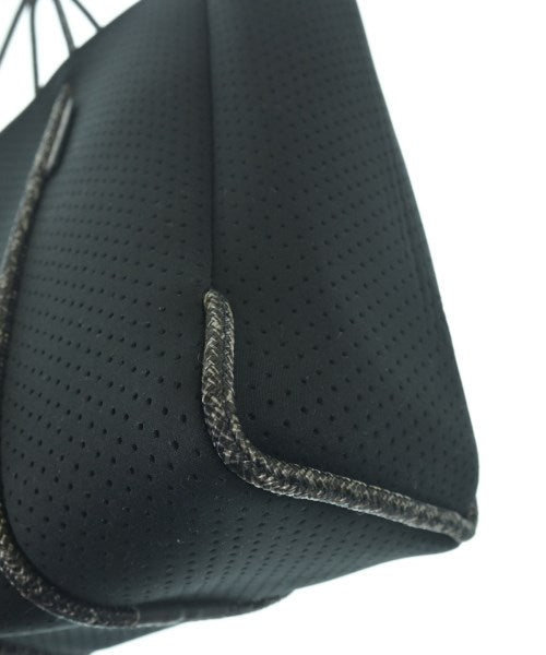 STATE OF ESCAPE กระเป๋าถือขนาดใหญ่