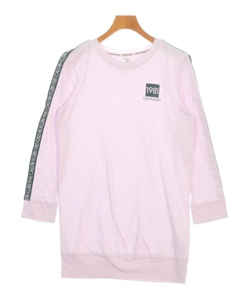 CALVIN KLEIN เสื้อยืด/เสื้อท็อปส์