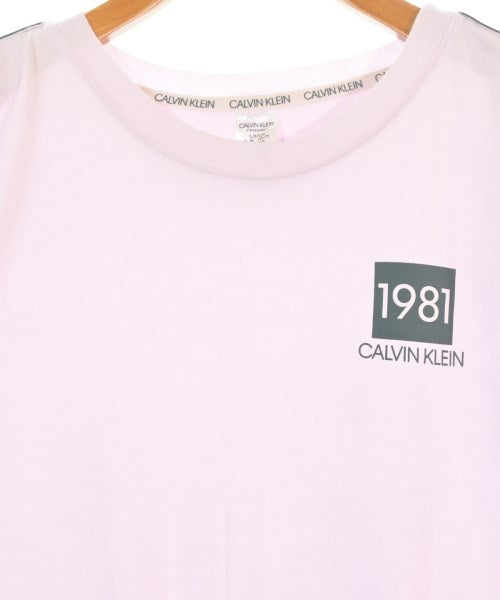 CALVIN KLEIN เสื้อยืด/เสื้อท็อปส์