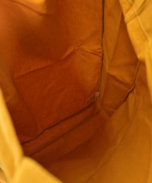 Etudes กระเป๋าถือขนาดใหญ่