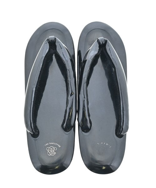 BEAUTIFUL SHOES รองเท้าแตะ