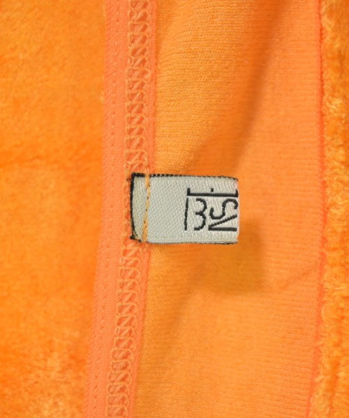 Baserange เสื้อยืด/เสื้อท็อปส์