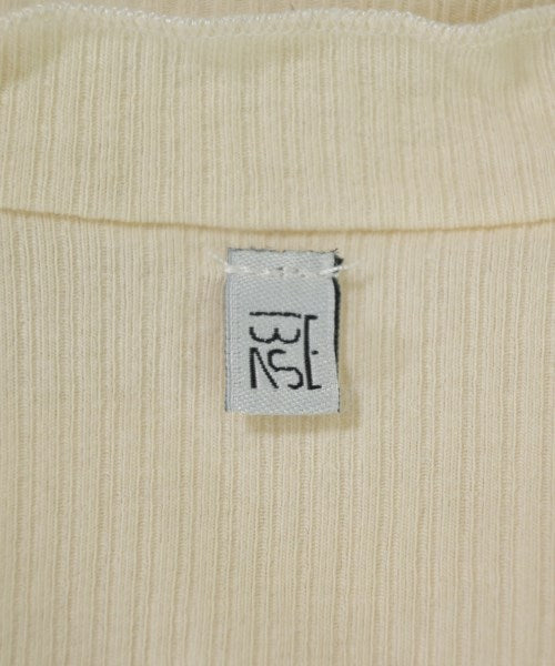 Baserange เสื้อยืด/เสื้อท็อปส์