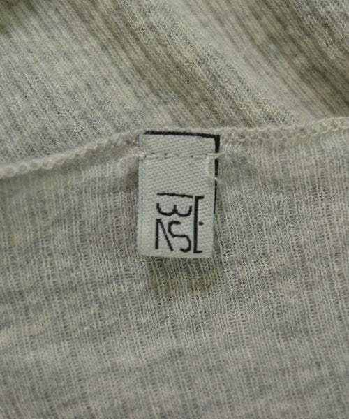 Baserange เสื้อยืด/เสื้อท็อปส์