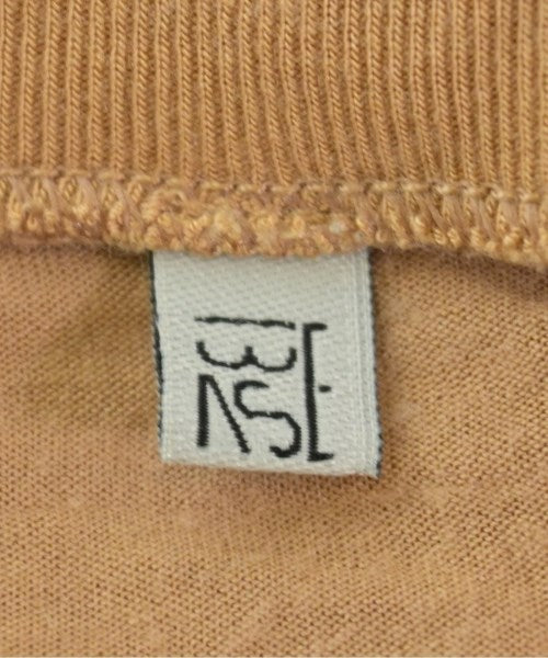 Baserange เสื้อยืด/เสื้อท็อปส์