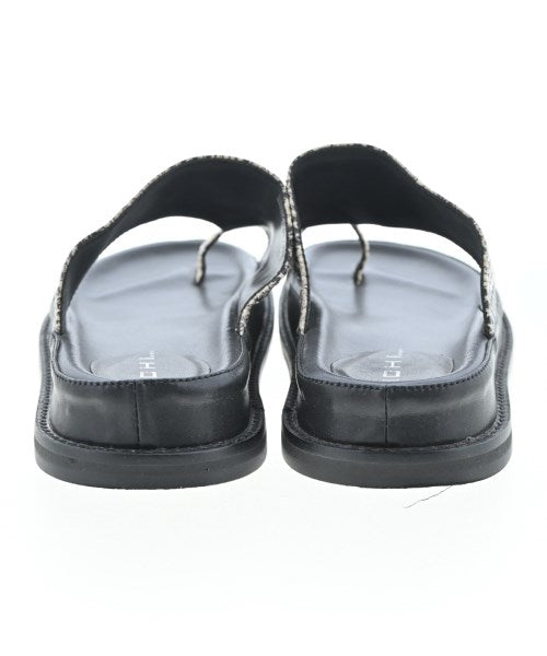 MOHI รองเท้าแตะ