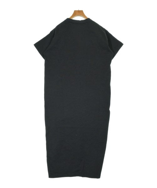 YLEVE ชุดเดรส