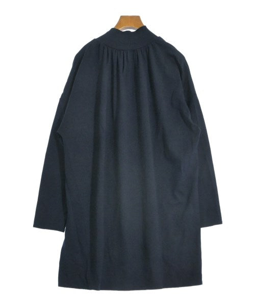 MIDIUMISOLID เสื้อยืด/เสื้อท็อปส์