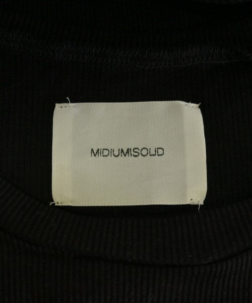 MIDIUMISOLID เสื้อยืด/เสื้อท็อปส์