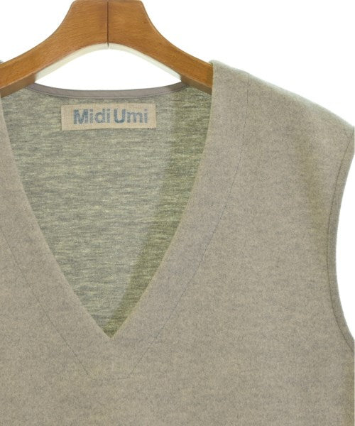 MIDIUMISOLID เสื้อกั๊ก