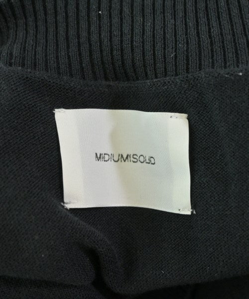 MIDIUMISOLID เสื้อแขนกุด