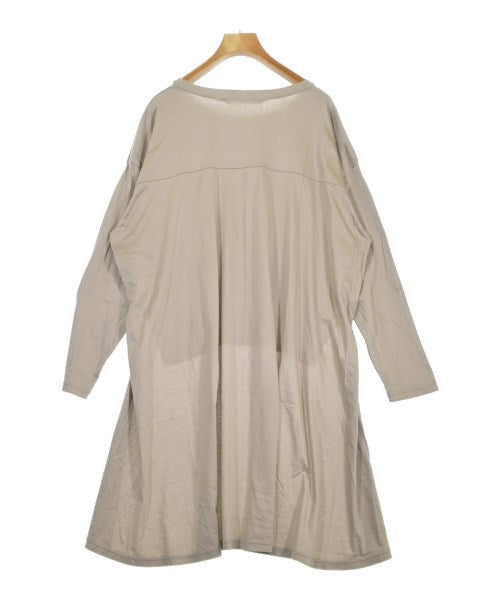 MIDIUMISOLID เสื้อยืด/เสื้อท็อปส์
