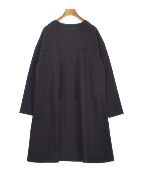 MIDIUMISOLID เสื้อยืด/เสื้อท็อปส์