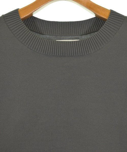 MIDIUMISOLID เสื้อแขนกุด