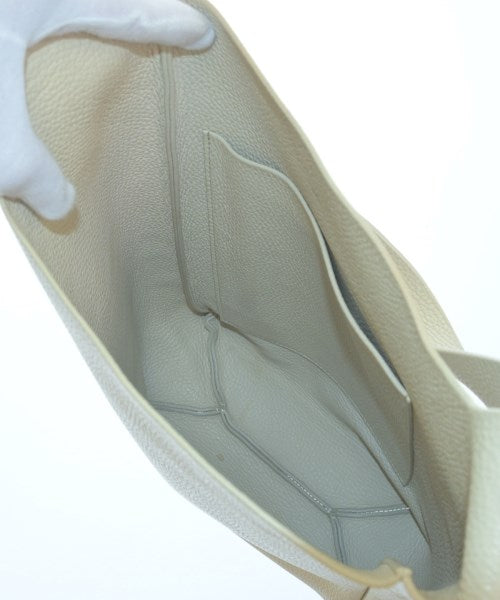 Aeta กระเป๋าสะพาย