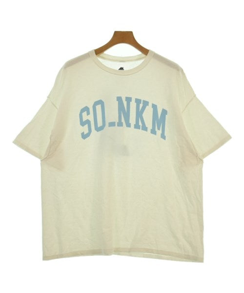 is-ness เสื้อยืด/เสื้อท็อปส์