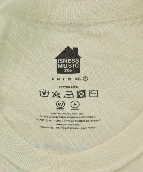 is-ness เสื้อยืด/เสื้อท็อปส์