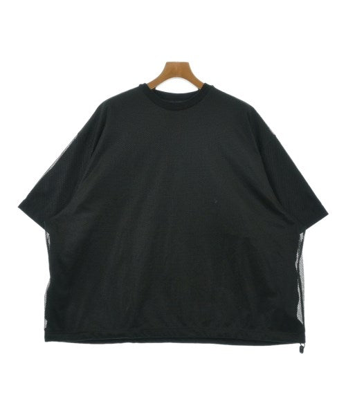 is-ness เสื้อยืด/เสื้อท็อปส์