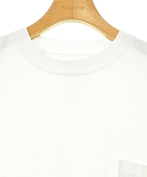 is-ness เสื้อยืด/เสื้อท็อปส์