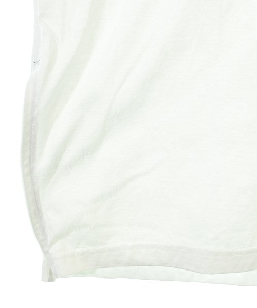 is-ness เสื้อยืด/เสื้อท็อปส์