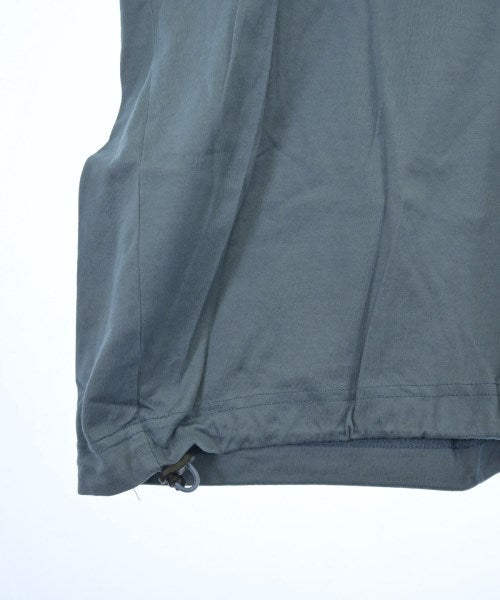 is-ness เสื้อยืด/เสื้อท็อปส์