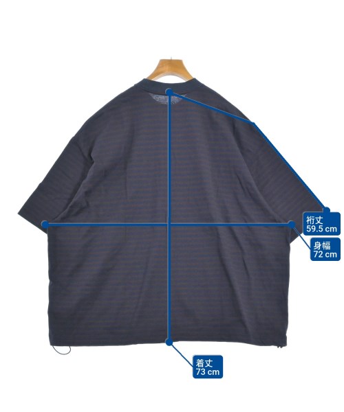 is-ness เสื้อยืด/เสื้อท็อปส์