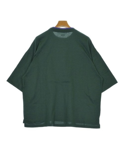 is-ness เสื้อยืด/เสื้อท็อปส์