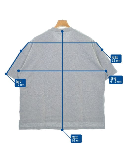 is-ness เสื้อยืด/เสื้อท็อปส์